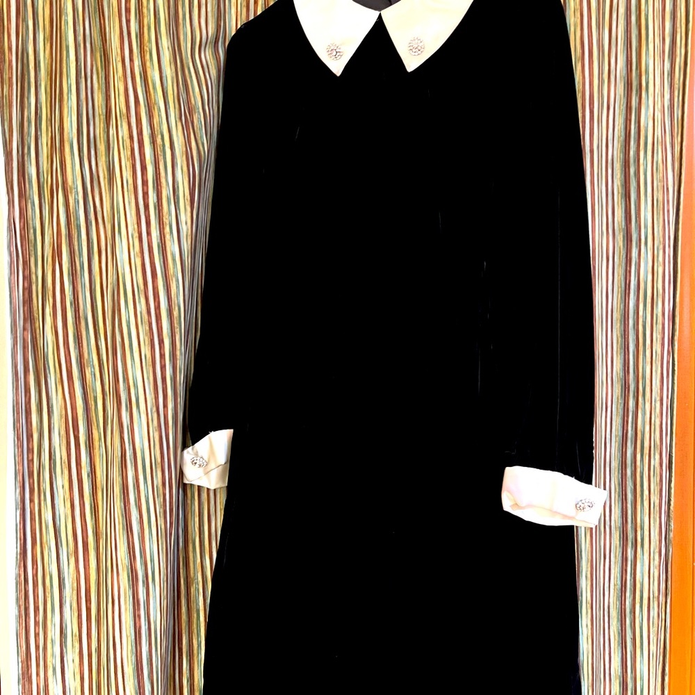 Vintage velvet black and white dress